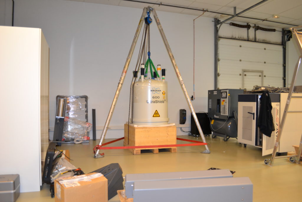 NMR_600_installation